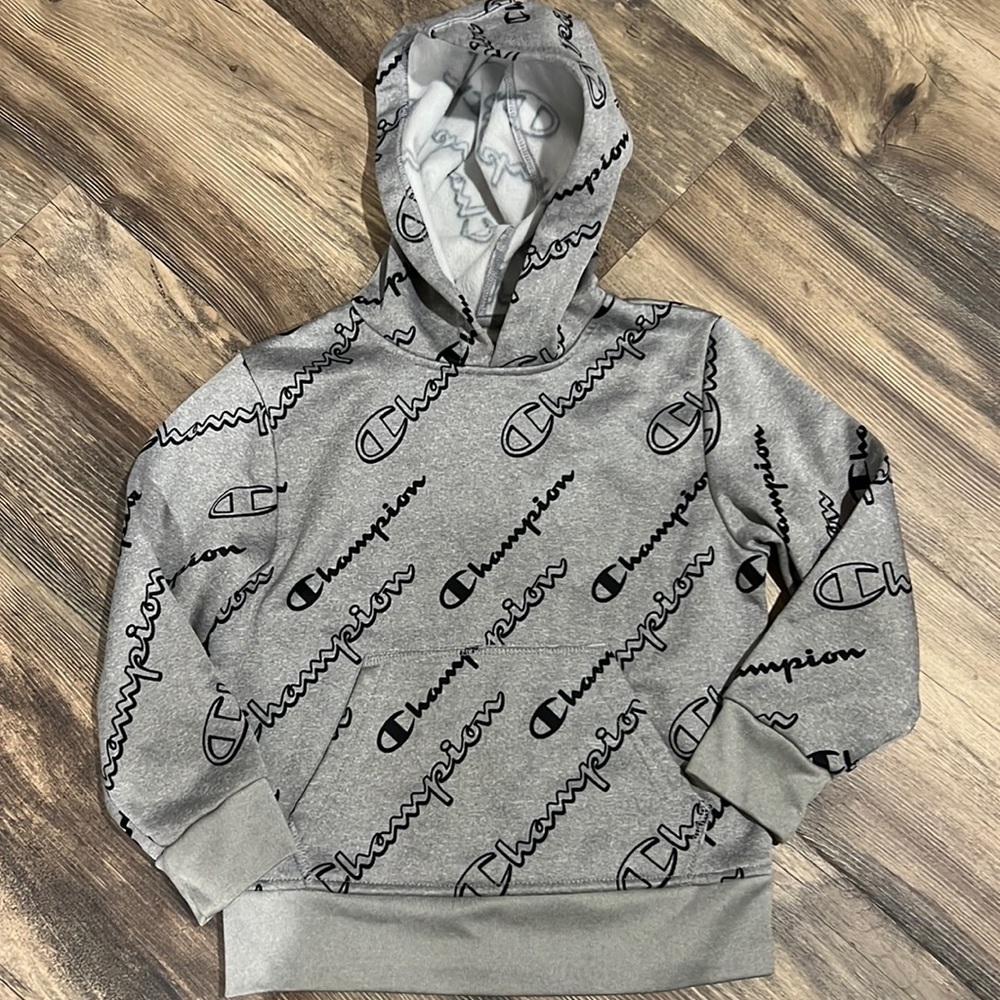 Boys Champion sweatshirt. Size 5/6